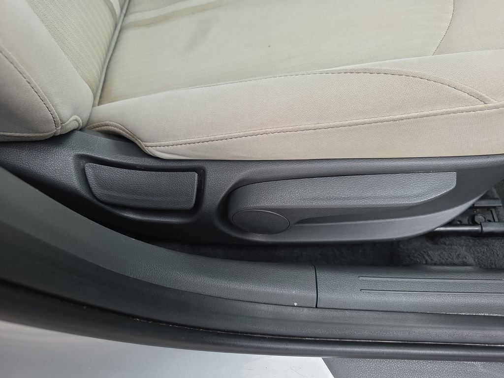 Used 2024 Aero Silver Hyundai SEL image 33