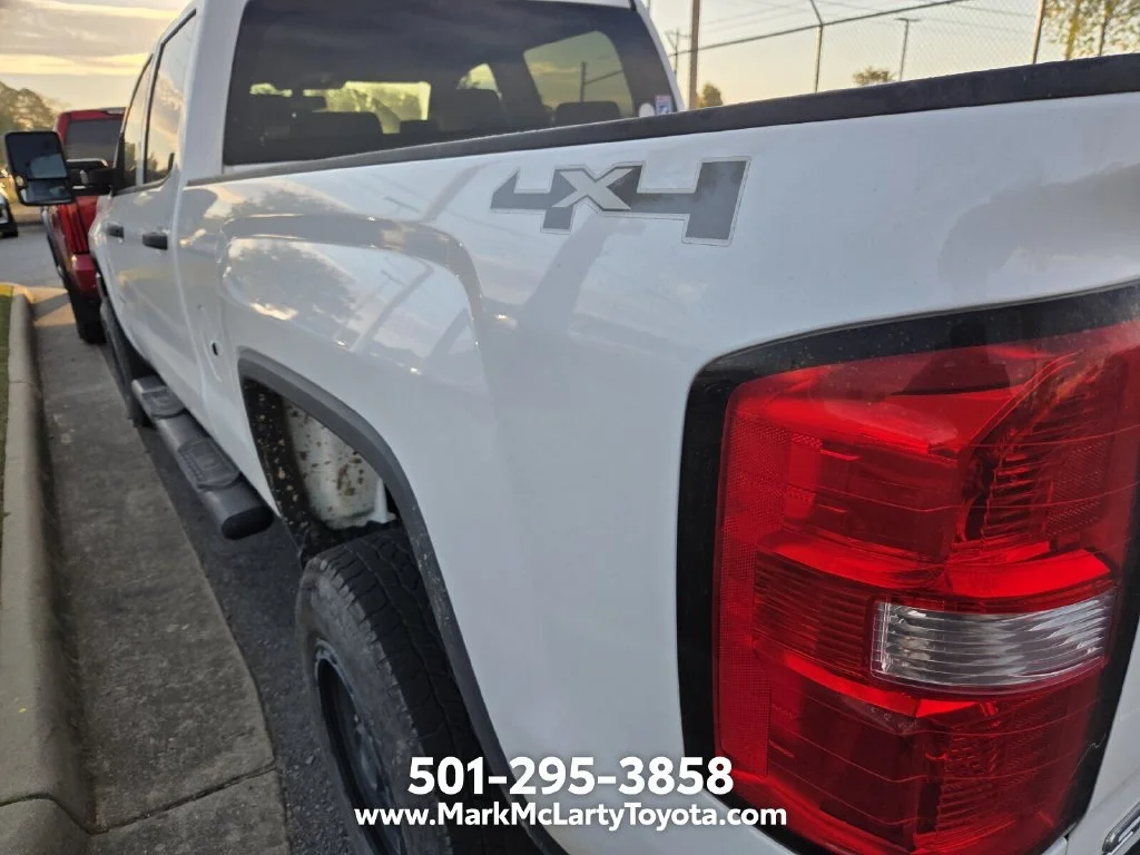 Used 2015 White GMC Base image 5