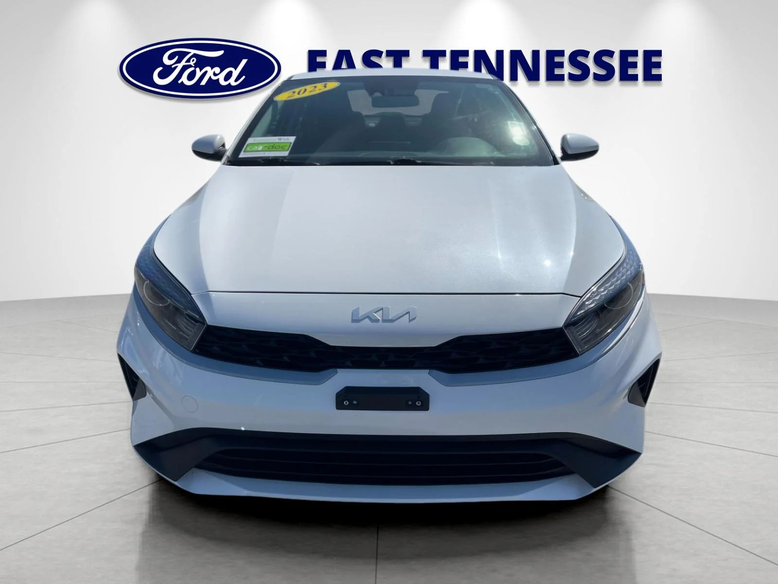 Used 2023 White Kia LXS image 9