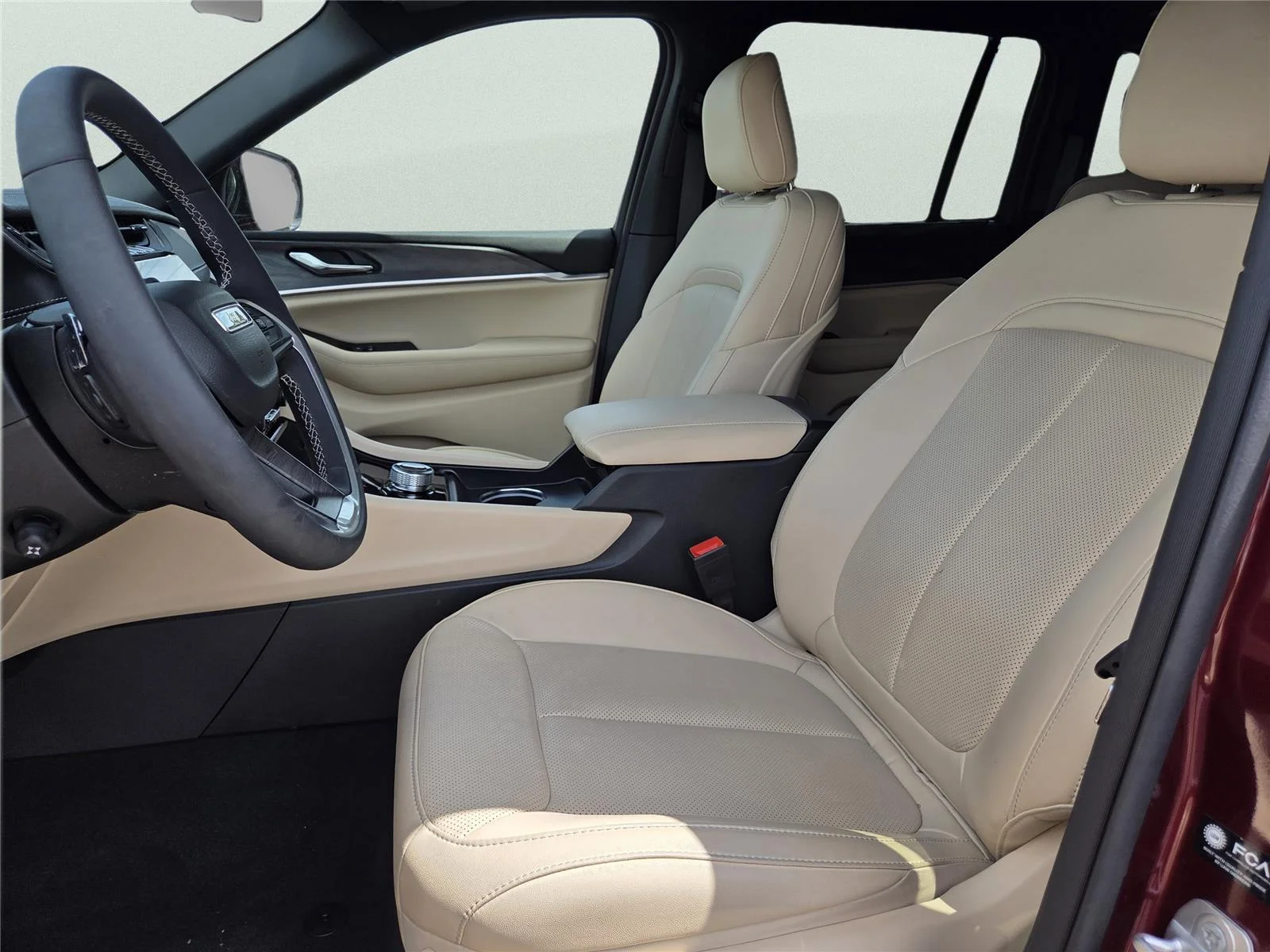 Used 2025 Velvet Red Pearlcoat Jeep Limited image 18