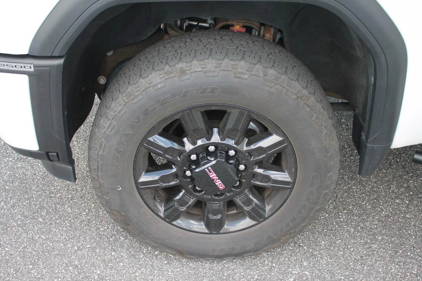 Used 2024 Summit White GMC AT4 image 36
