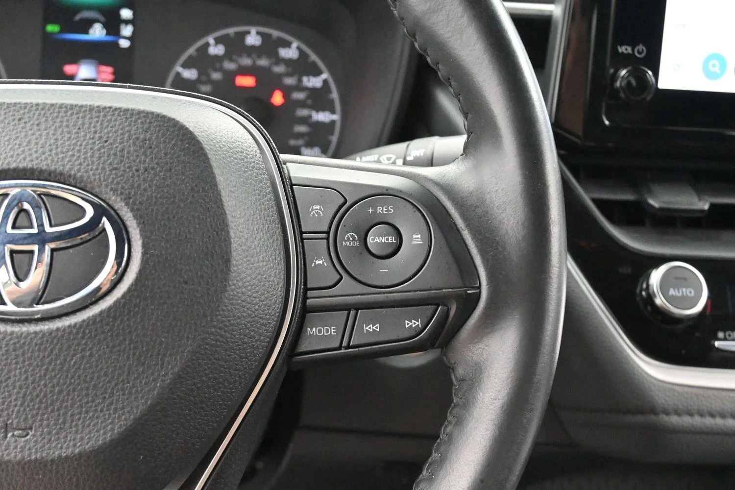 Used 2023 Silver Toyota SE image 15