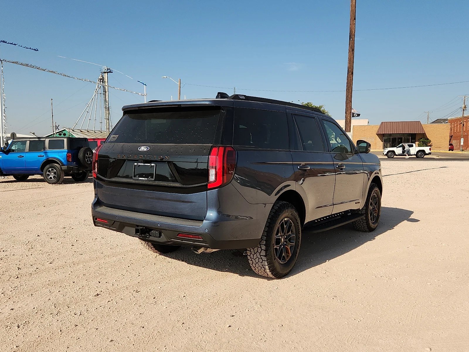 New 2027 Nocturnal Blue Metallic Ford Tremor image 7