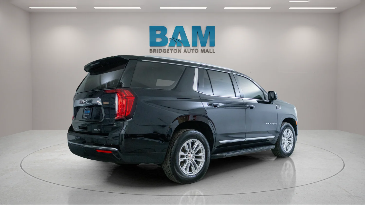 Used 2021 Black GMC SLT image 7
