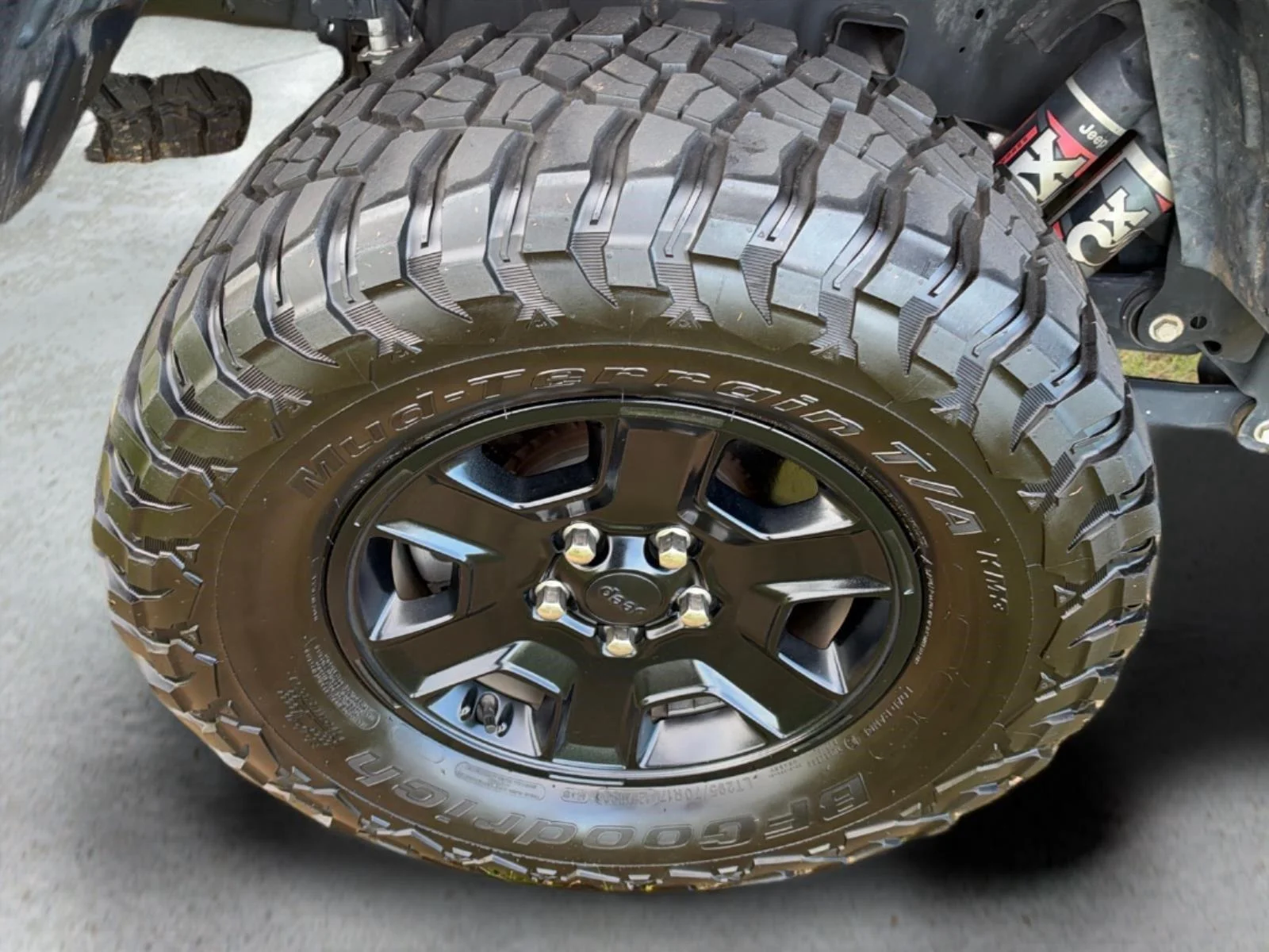 Used 2022 Sting-Gray Clearcoat Jeep Mojave image 10