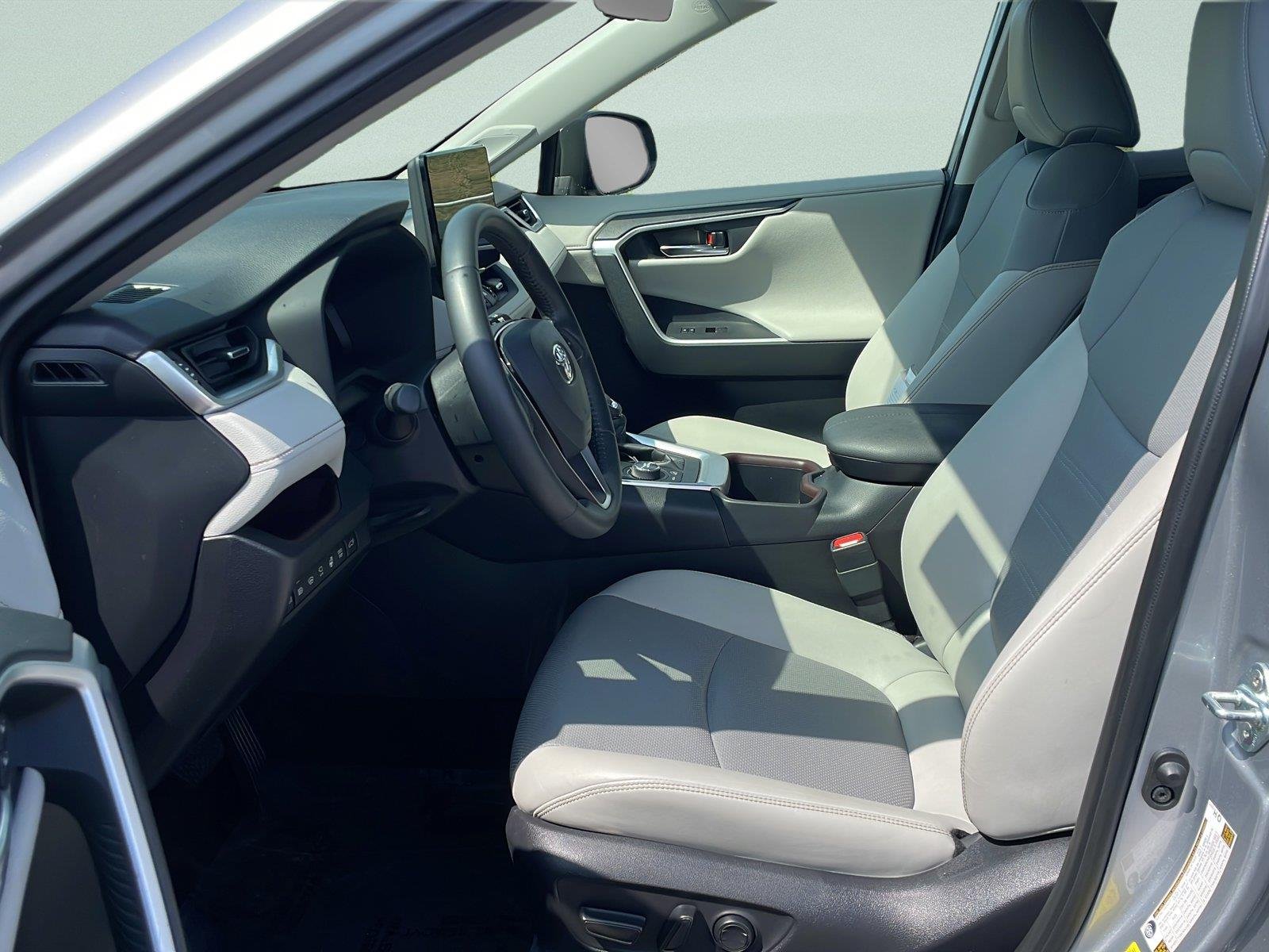2023 Toyota RAV4 Limited - Photo 19