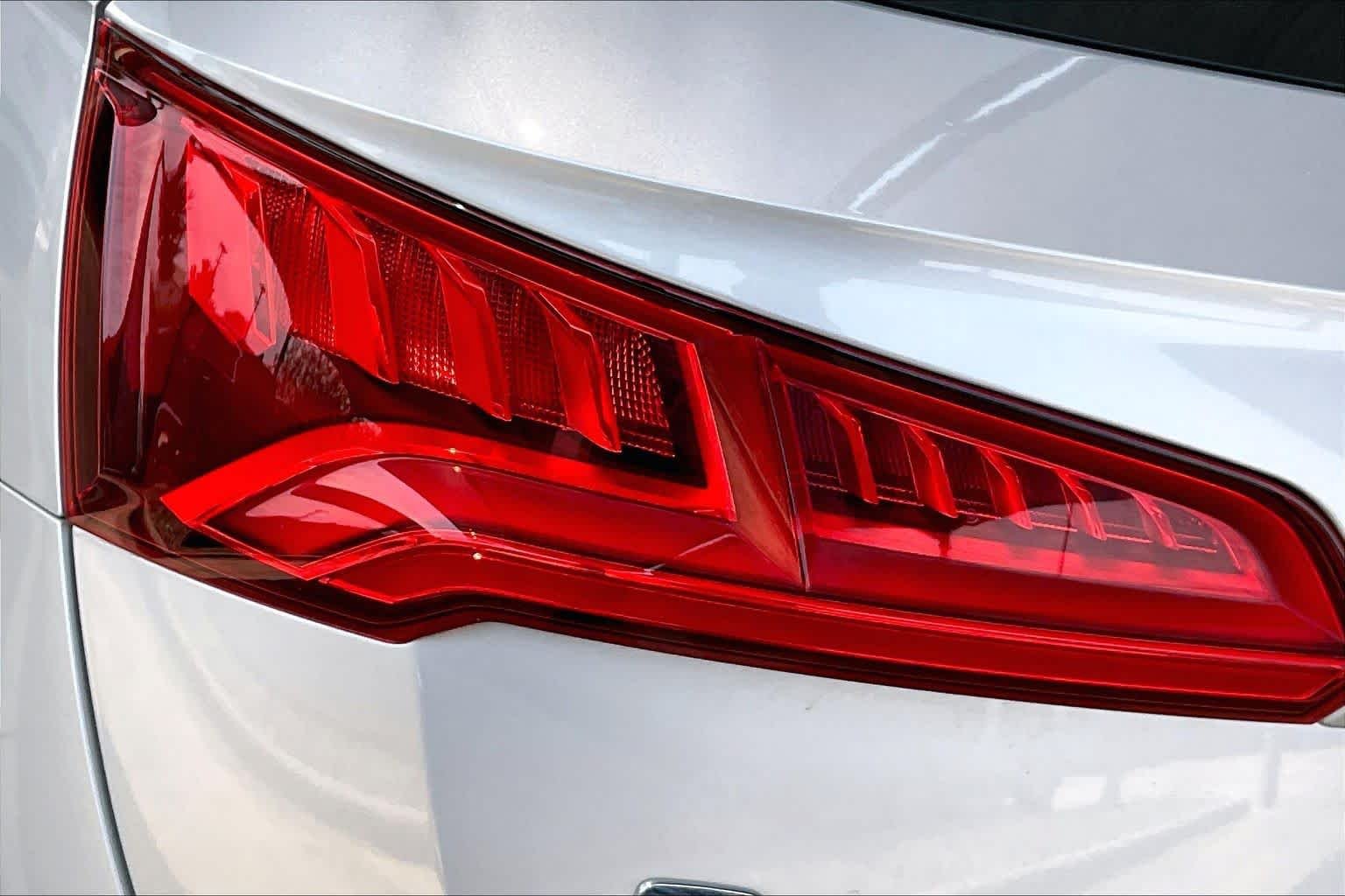 Used 2019 Florett Silver Metallic Audi Premium Plus image 29