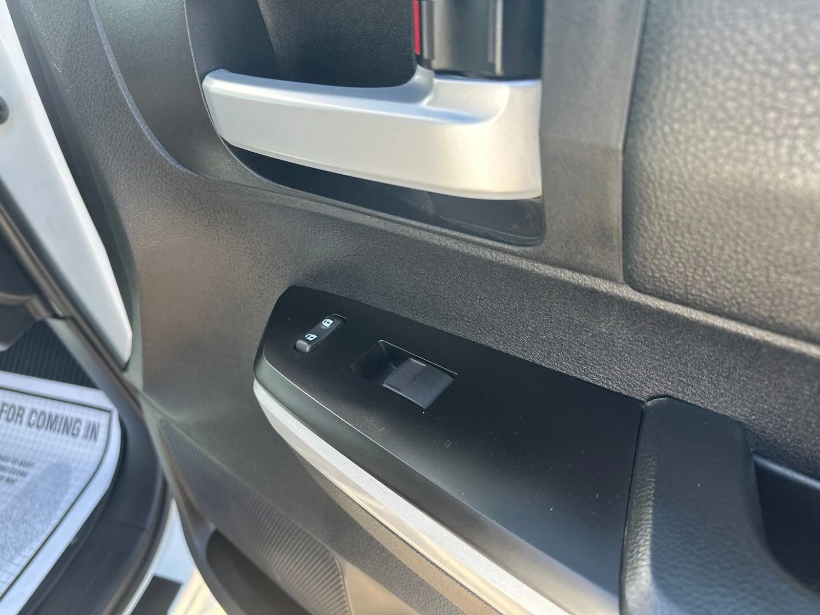 Used 2020 White Toyota SR5 image 40