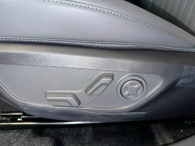 New 2027 Pale Gray Kia X-Line S image 23