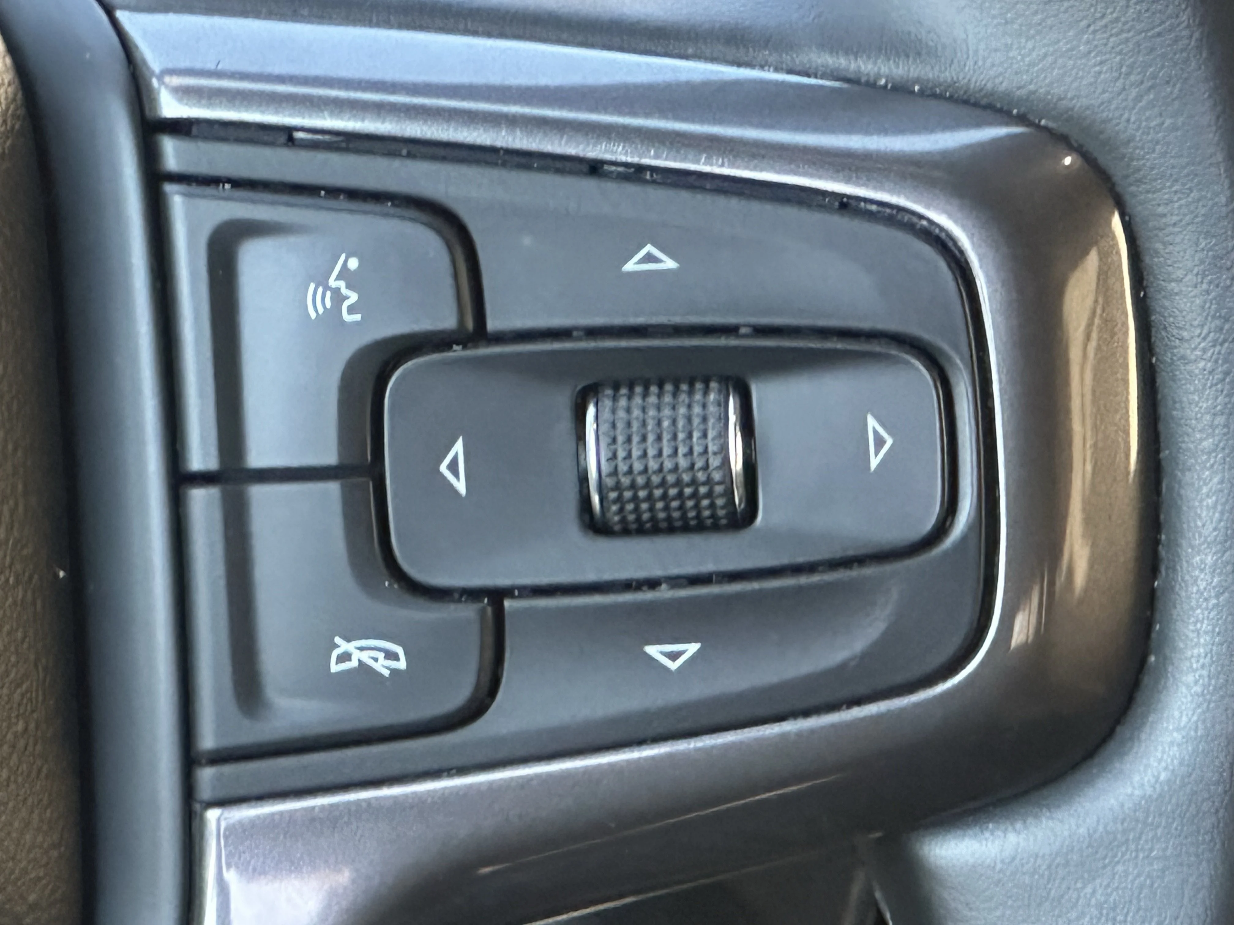 Certified Used 2025  Chevrolet ZR2 image 14