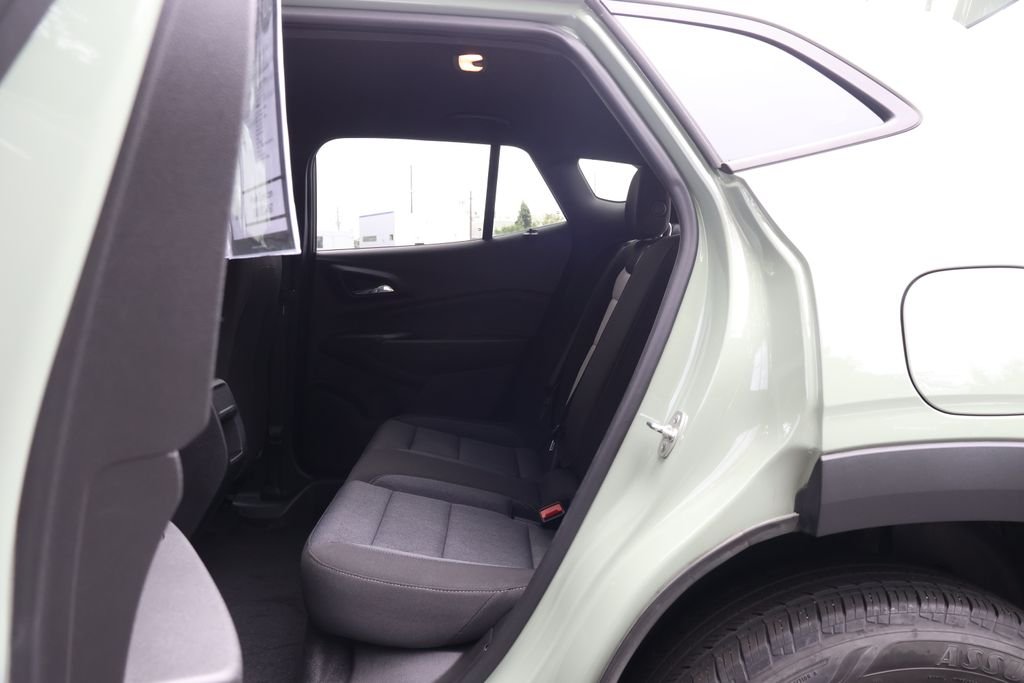 Used 2024 Green Chevrolet 1RS image 43
