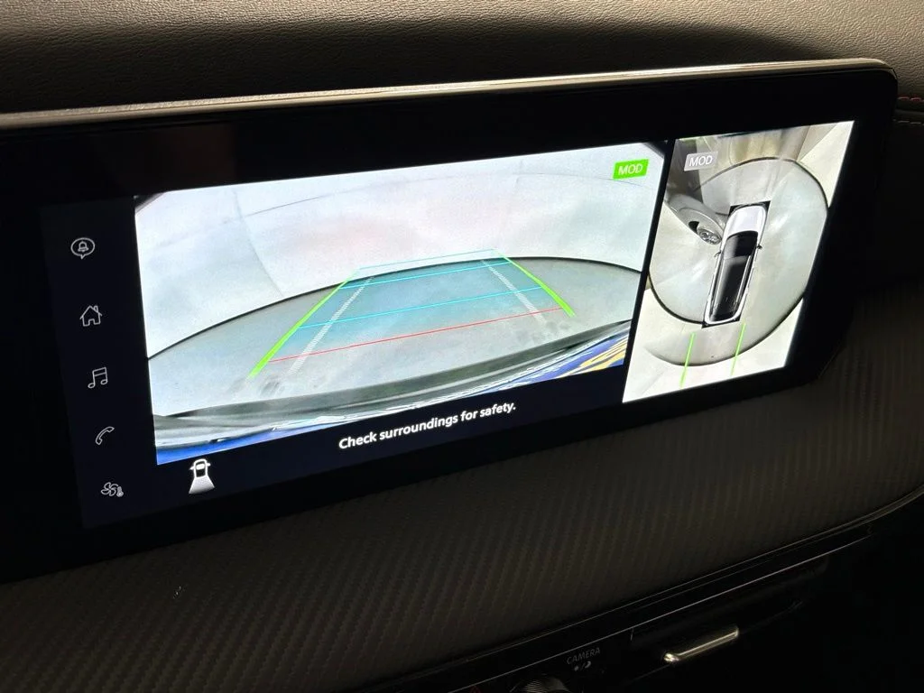 Used 2025 Black Nissan SR image 36
