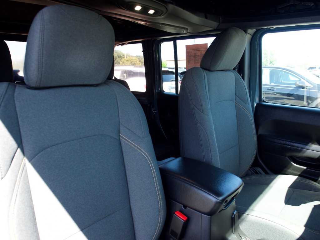 2024 Jeep Wrangler 4-Door Sport - Photo 32