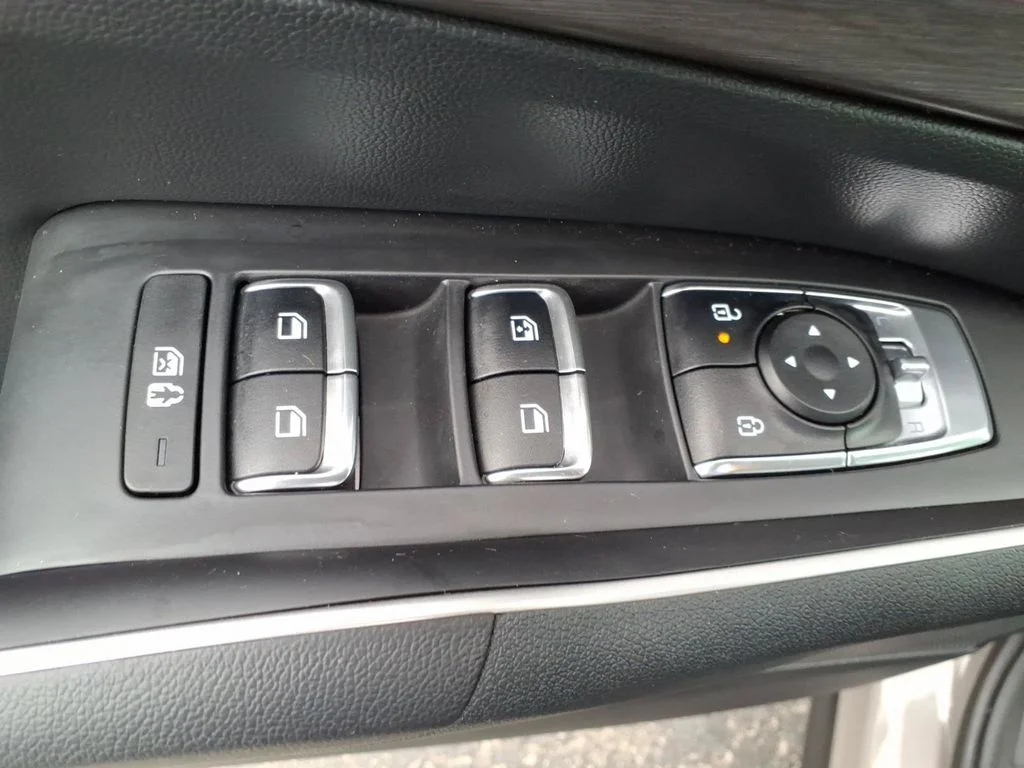 Used 2025 Brown Kia X-Line EX image 36