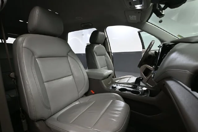 Used 2018 Gray Chevrolet 3LT image 40