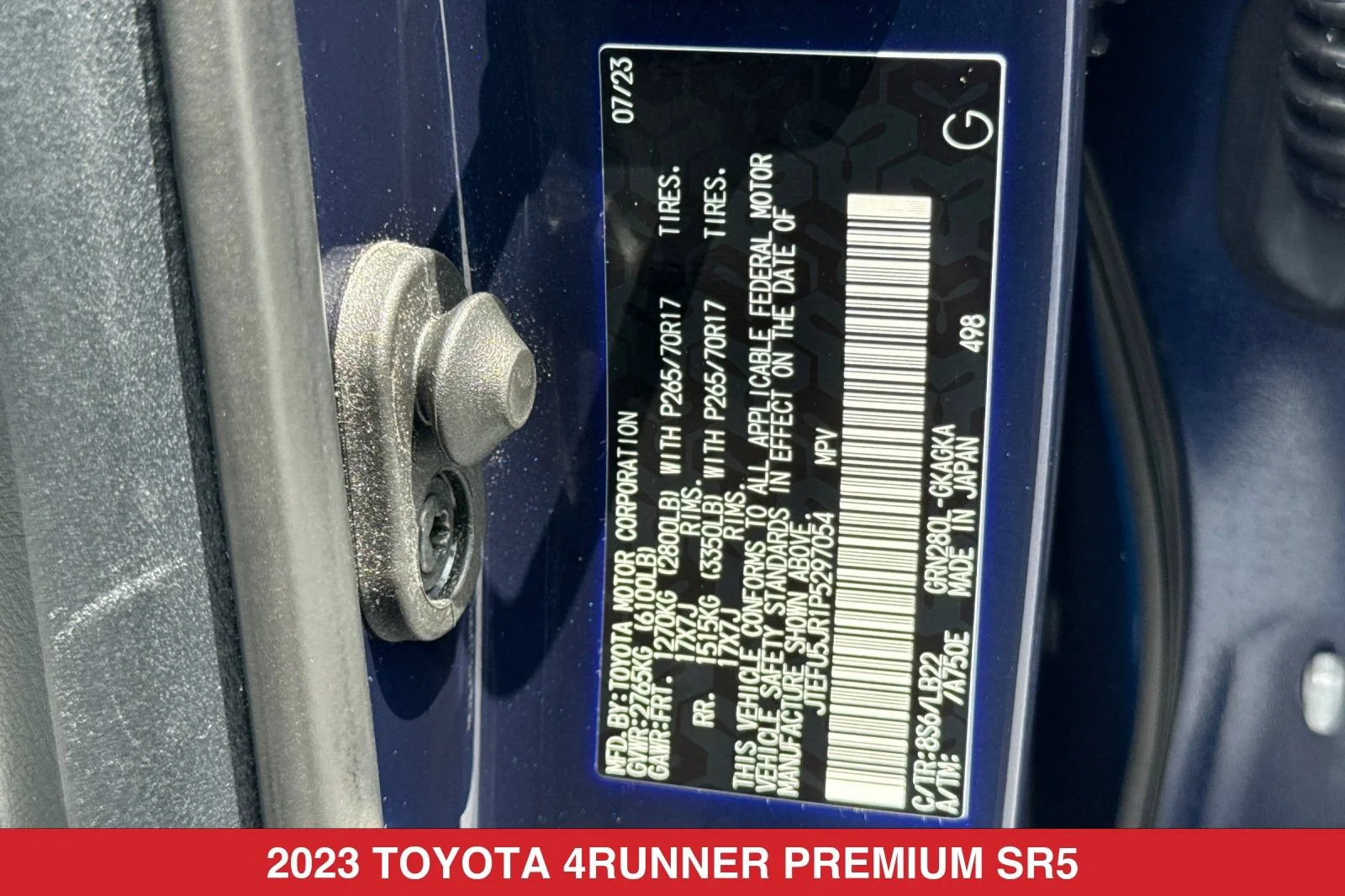 Used 2023 NAUTICAL BLUE METALLIC Toyota SR5 Premium image 33