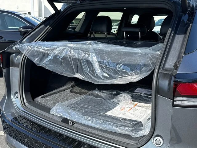 New 2026 Platinum Gray Metallic Volkswagen 2.0T SE R-Line Black image 16