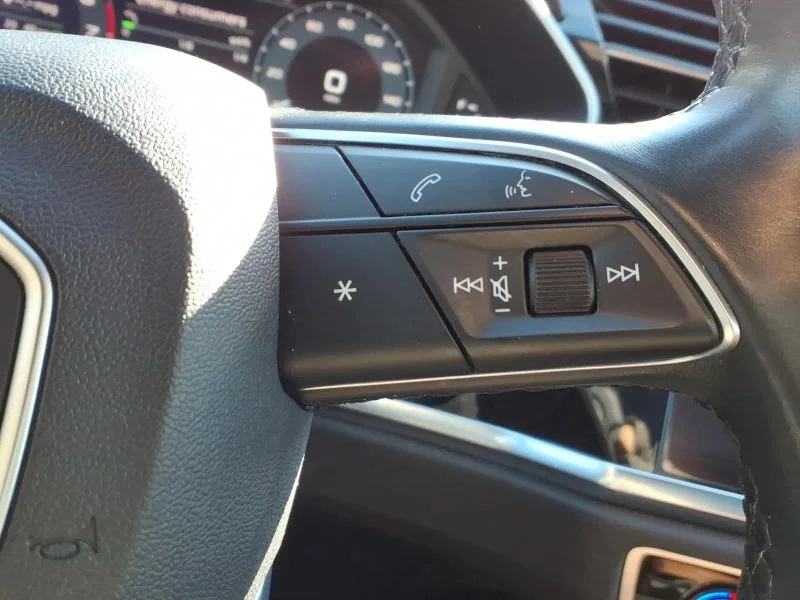 Used 2022  Audi 40 TFSI Premium Plus Sport Utility 4D image 30