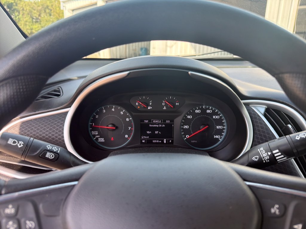 Used 2025 White Chevrolet LT image 19