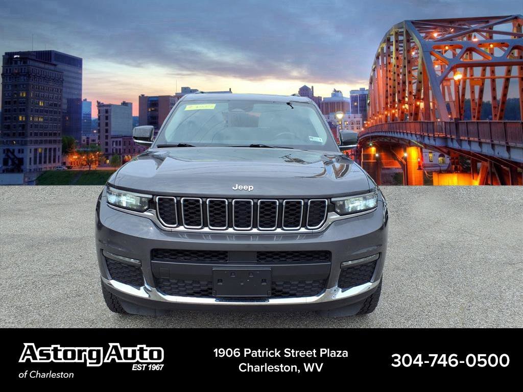 Used 2022 Baltic Gray Metallic Clearcoat Jeep Limited image 8