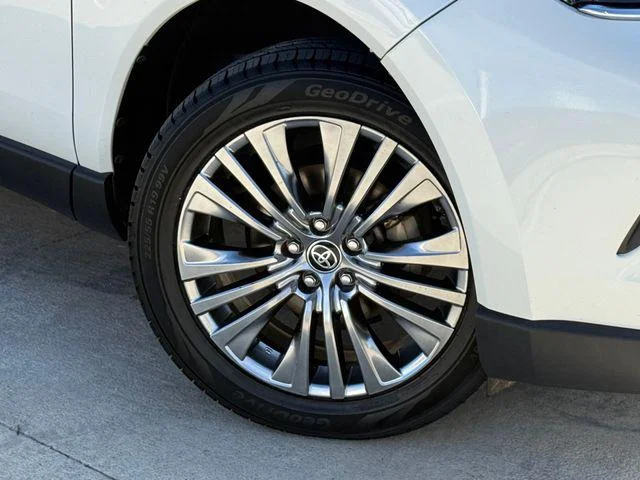 Certified Used 2021 BLIZZARD PEARL Toyota Limited image 2