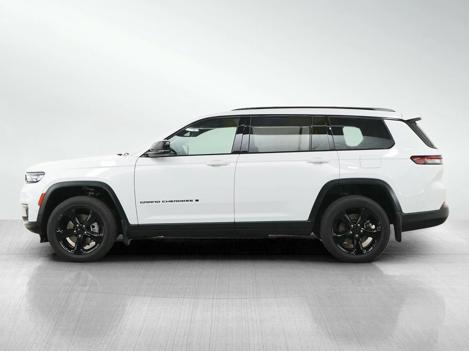 Used 2025 Jeep Grand Cherokee L Limited with VIN 1C4RJKBG6S8639966 for sale in Hopkins, Minnesota