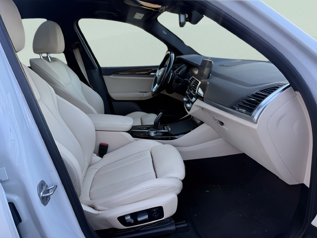 Used 2021 White BMW sDrive30i image 14