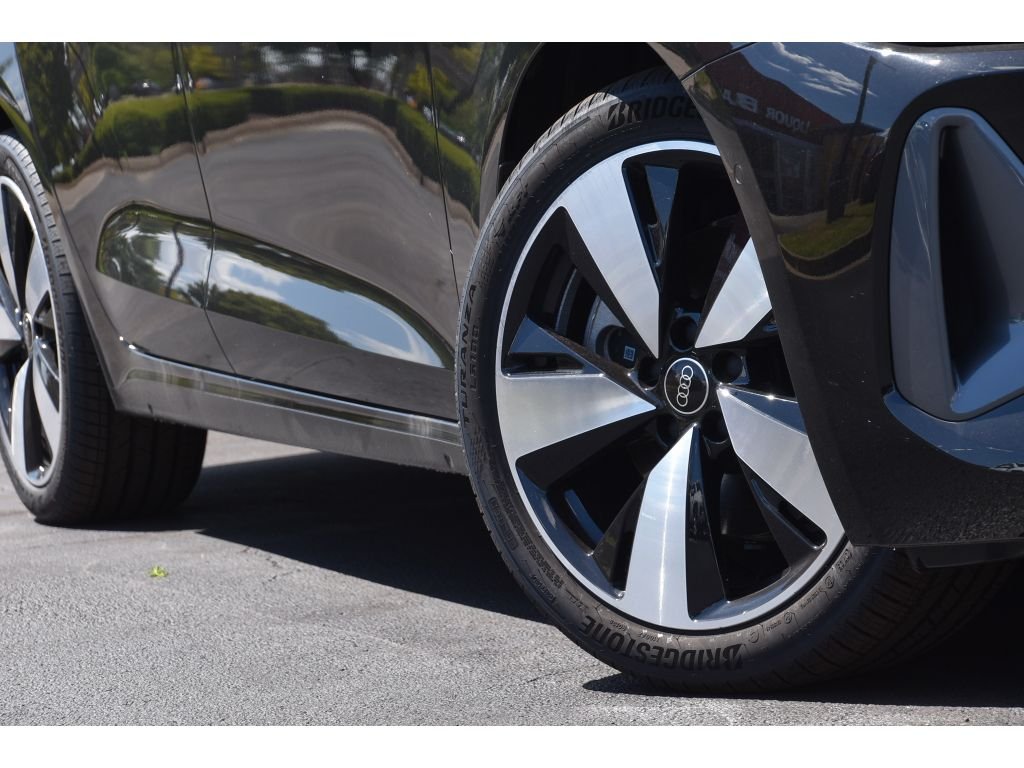 Used 2025 Mythos Black Metallic Audi Premium Plus image 10