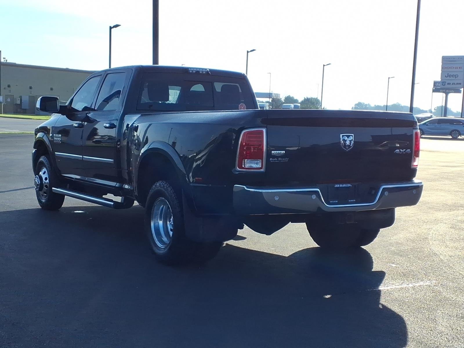 Used 2018 Brilliant Black Crystal Pearl Coat RAM Laramie image 13