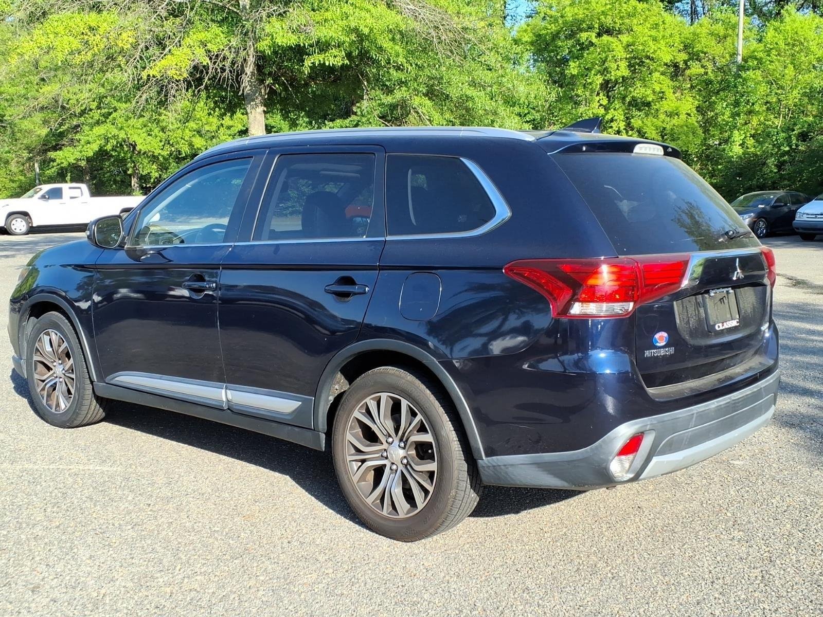 Used 2017 Cosmic Blue Metallic Mitsubishi SEL image 9