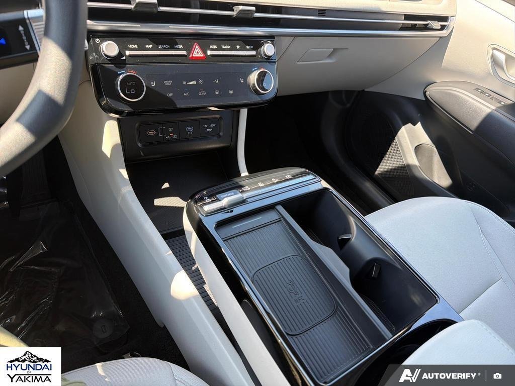 Certified Used 2025 Cashmere Bronze Hyundai SEL image 18