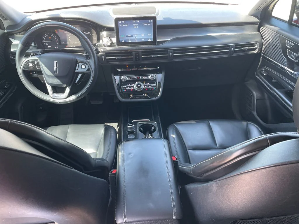 Used 2021 Red Lincoln Standard image 9