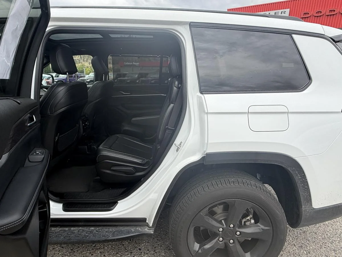 Used 2024 White Jeep Limited image 19