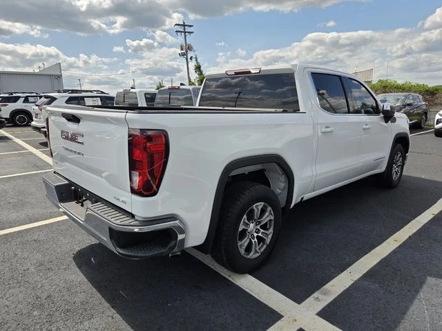 Used 2020 White GMC SLE image 9