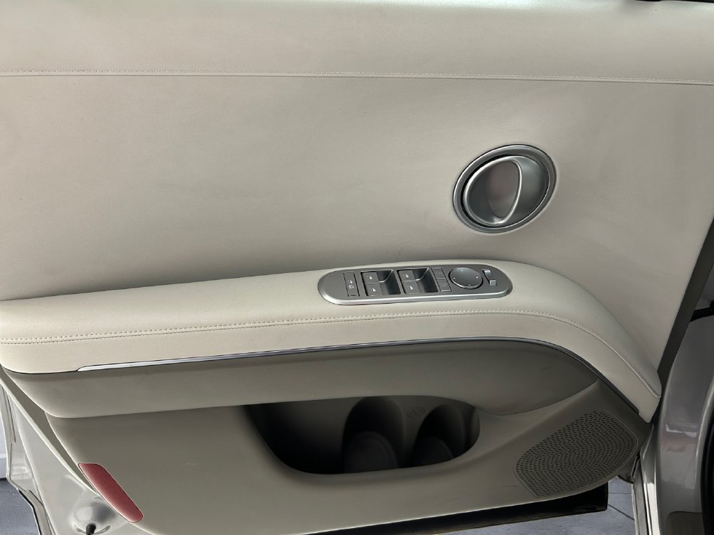 Used 2026 Silver Hyundai SEL Convenience image 12