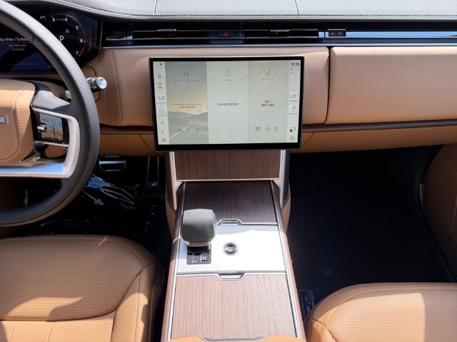 New 2026 Belgravia Green LAND ROVER SE image 15