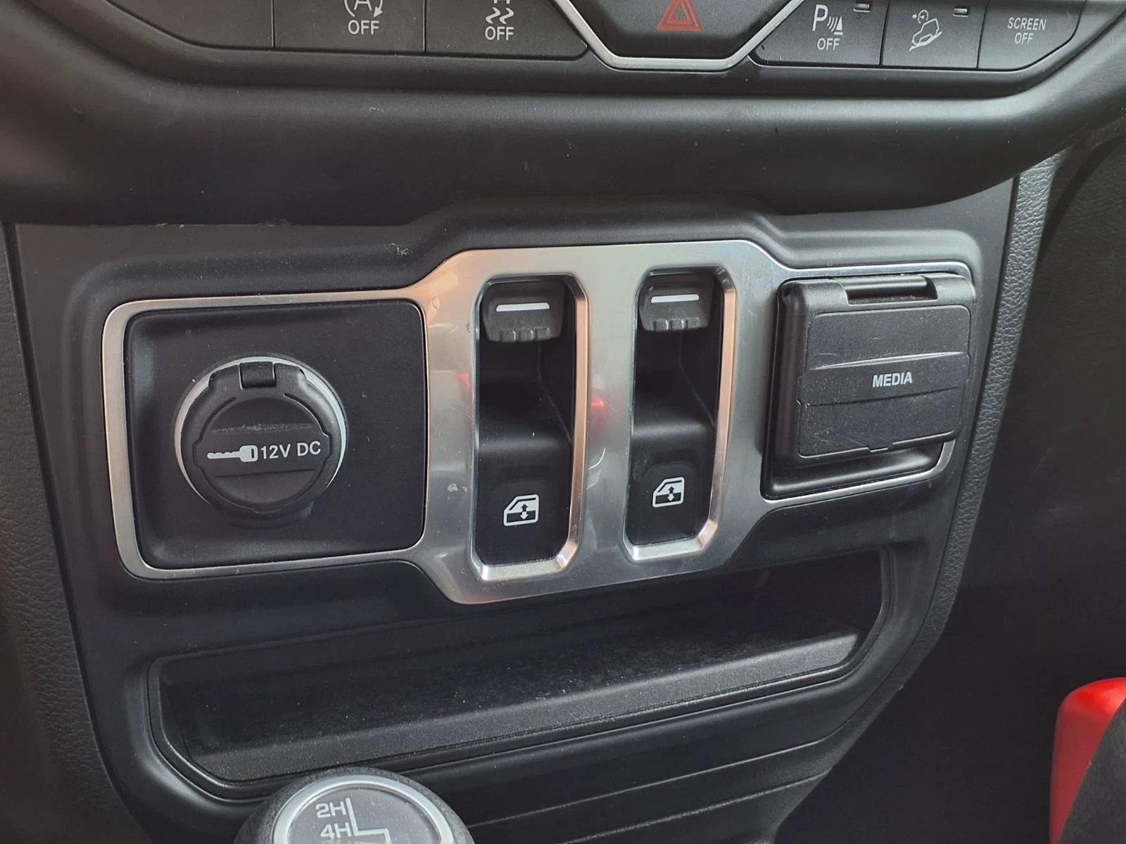 Used 2021 Black Clearcoat Jeep Sport S image 11