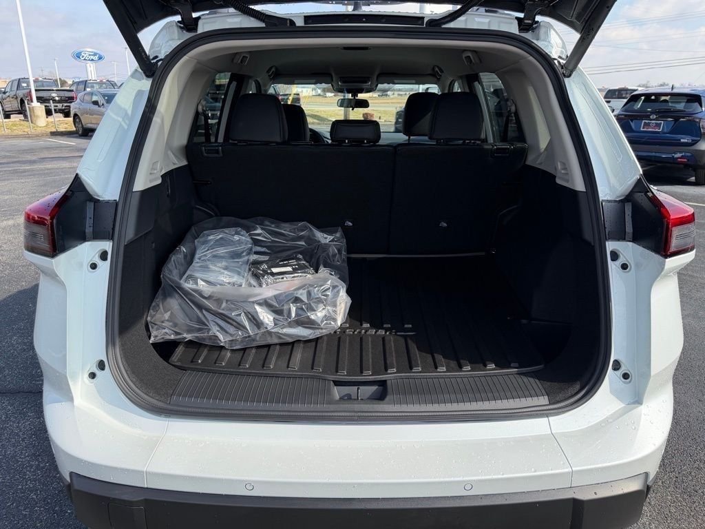 New 2026 Everest White Pearl TriCoat Nissan Rock Creek image 12