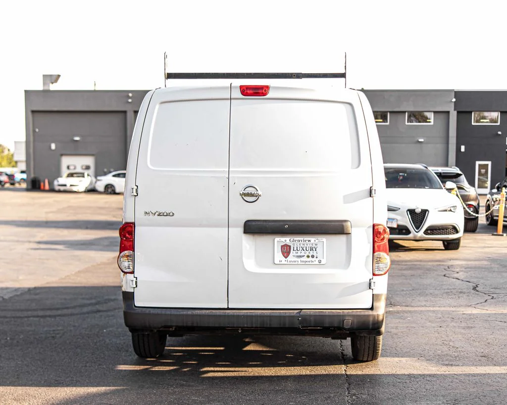 Used 2015 White Nissan S image 10