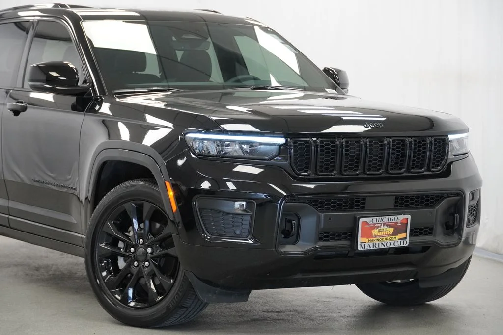 Used 2023 Black Jeep Overland image 3
