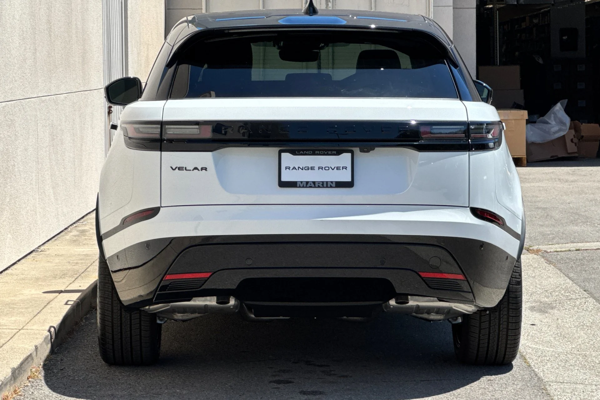 New 2026 Fuji White Land Rover Dynamic SE image 7
