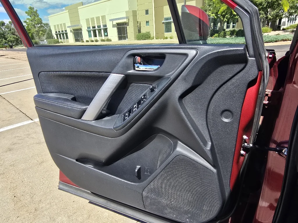 Used 2018 Venetian Red Pearl Subaru Premium image 15
