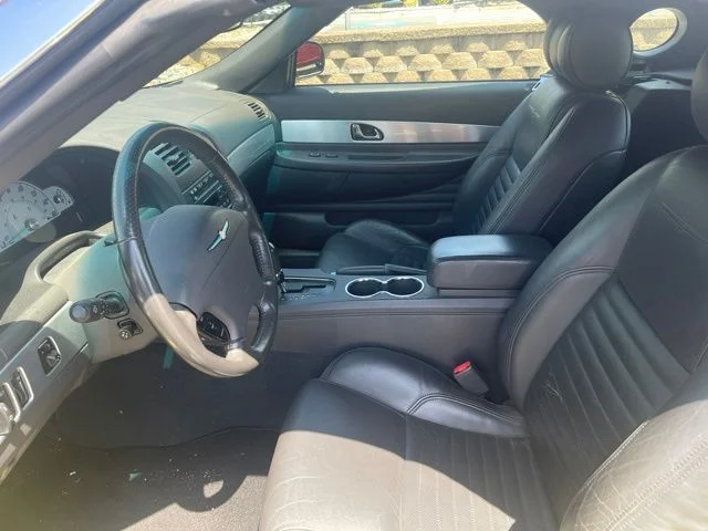 Used 2002  Ford Base image 9