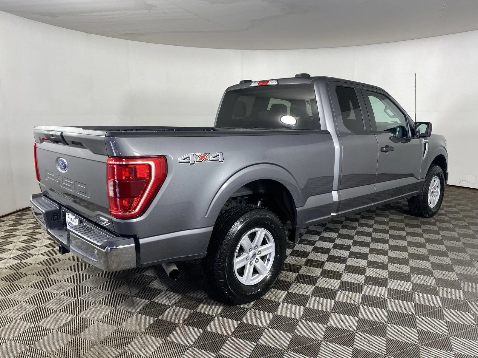 Used 2022 Carbonized Gray Ford XLT image 7