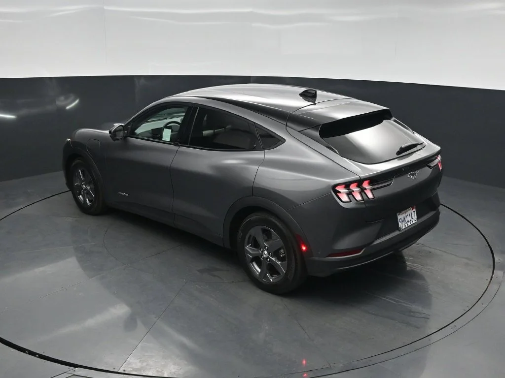 Used 2023 Gray Ford Select image 38