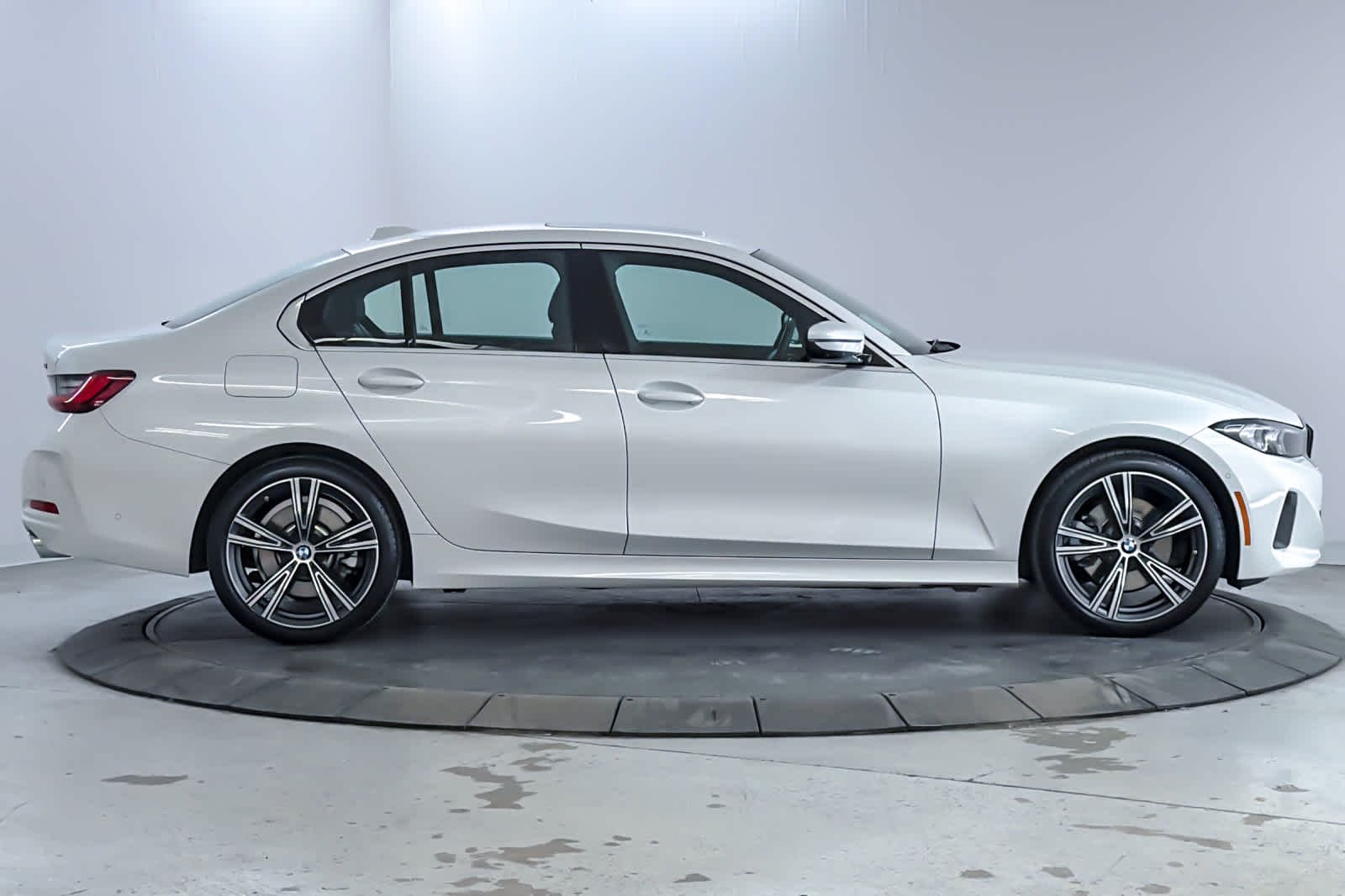 Used 2024 Mineral White Metallic BMW 330i xDrive image 8