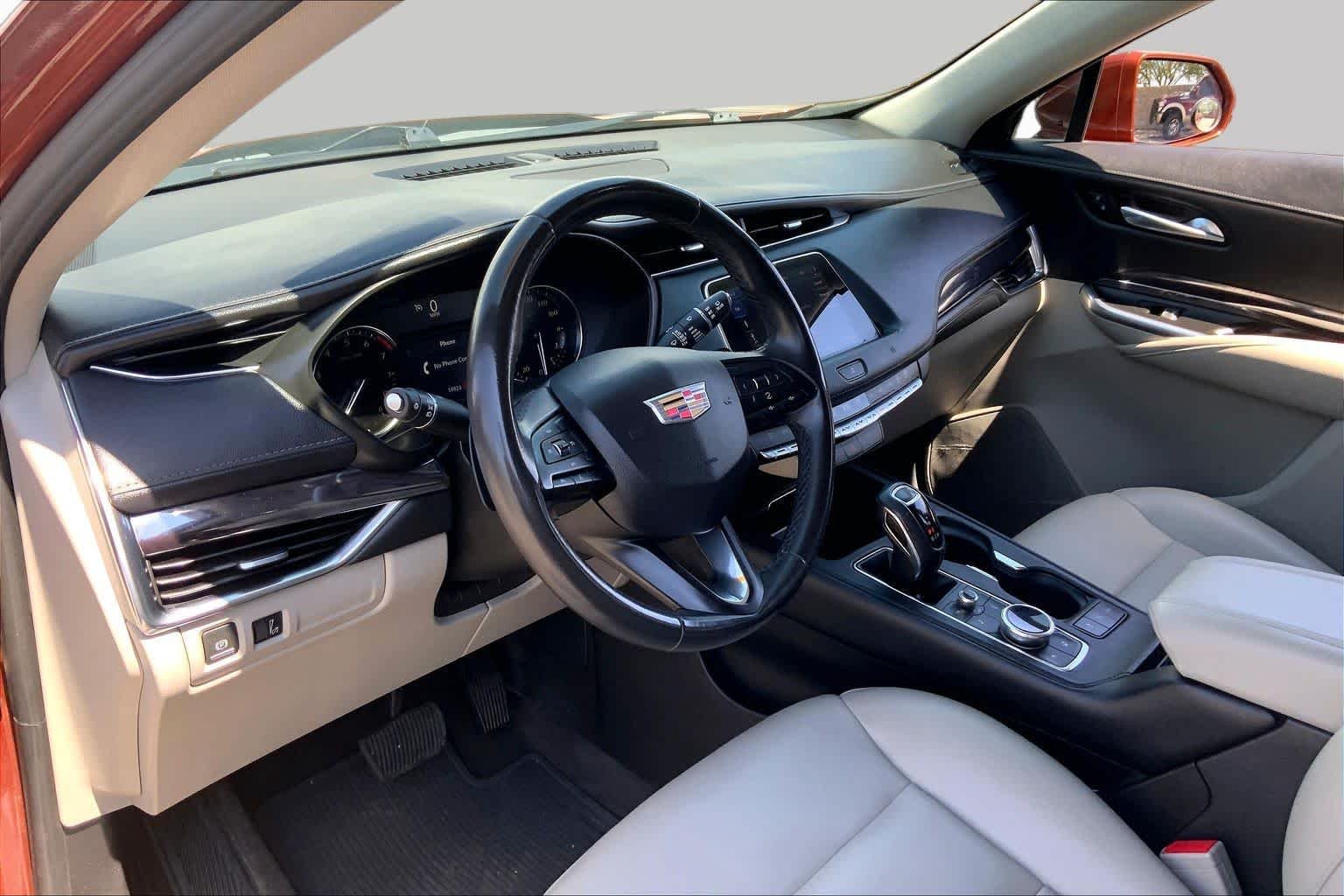 Used 2019 Autumn Metallic Cadillac FWD Luxury image 15