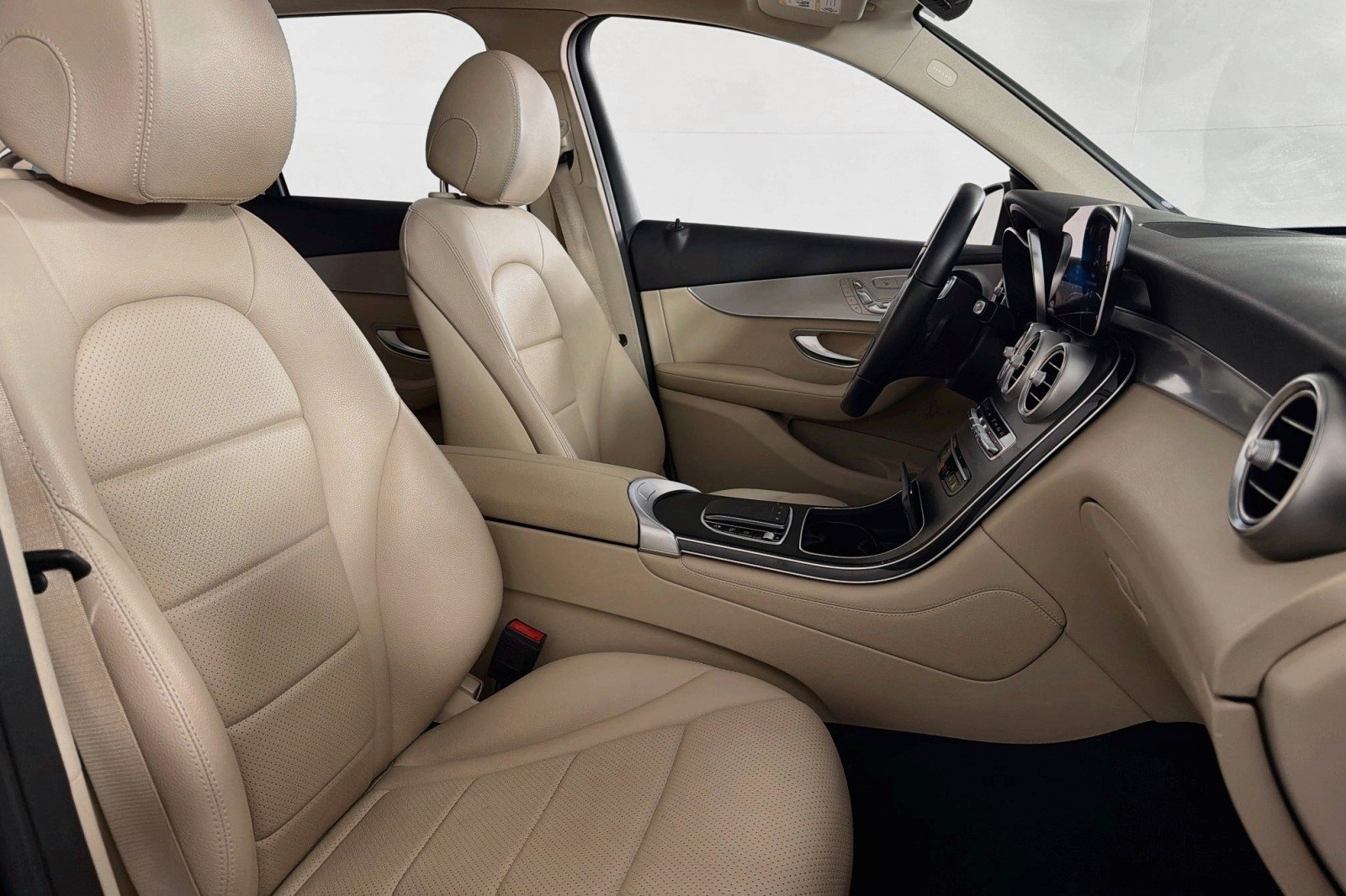 Used 2021 Black Mercedes-Benz 300 image 7
