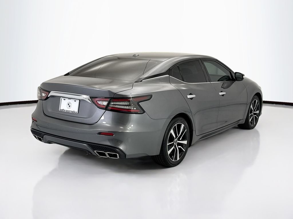 Used 2023 Gun Metallic Nissan SV image 5