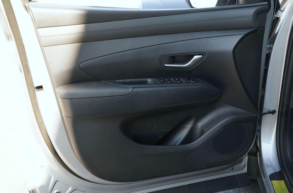New 2026 Shimmering Silver Hyundai Blue SE image 8